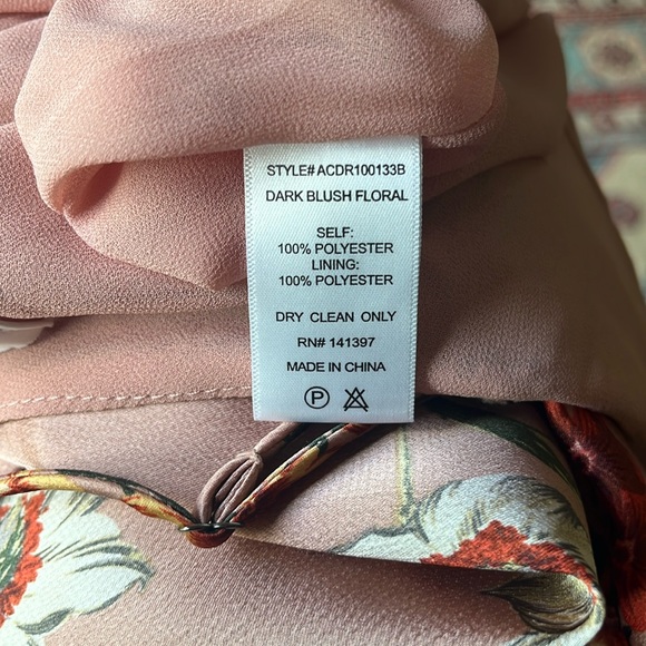 ASTR floral fitted dress, Satin look, spaghetti strap open back, medium - Picture 11 of 12